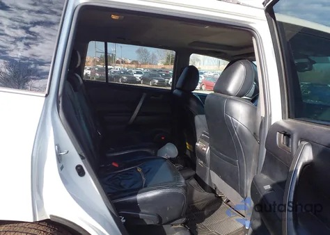 2011 Toyota Highlander Se V6 z USA, uszkodzony, nr VIN 5TDBK3EH3BS052452